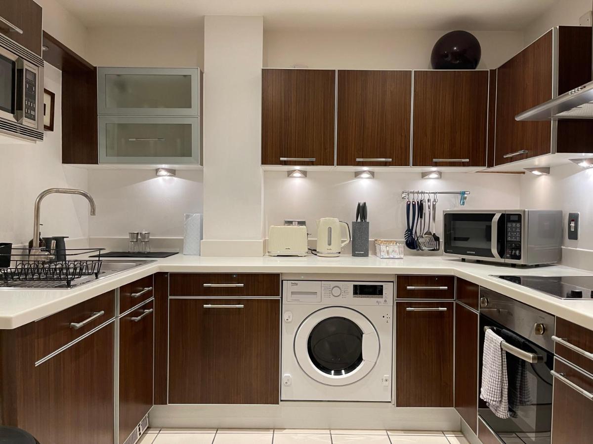 Stunning Westminster Apartment - 9 Albert Londyn Zewnętrze zdjęcie