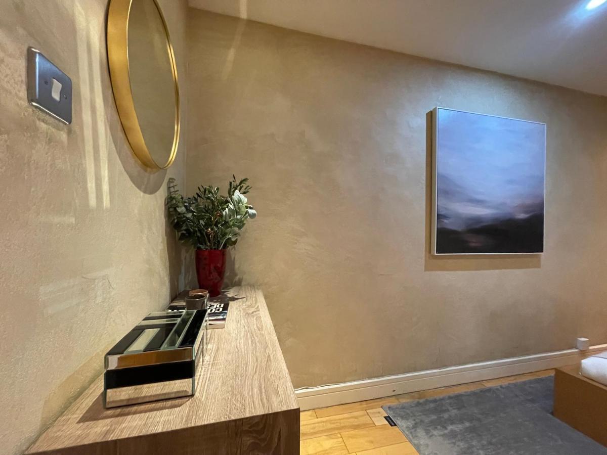 Stunning Westminster Apartment - 9 Albert Londyn Zewnętrze zdjęcie