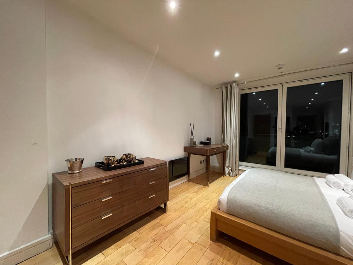 Stunning Westminster Apartment - 9 Albert Londyn Zewnętrze zdjęcie